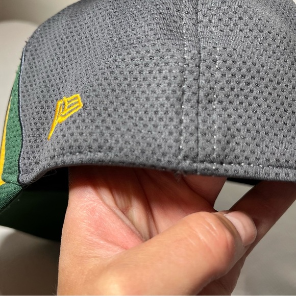 New Era Gray and Black 39THIRTY Cap. Green Bay Packers. Medium Large - Picture 4 of 5